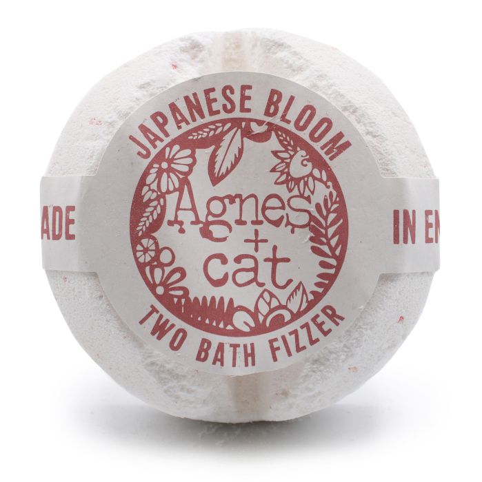 Set cadou - Lumânare (cafea) + Bombă de baie (bujori și floare japoneză)