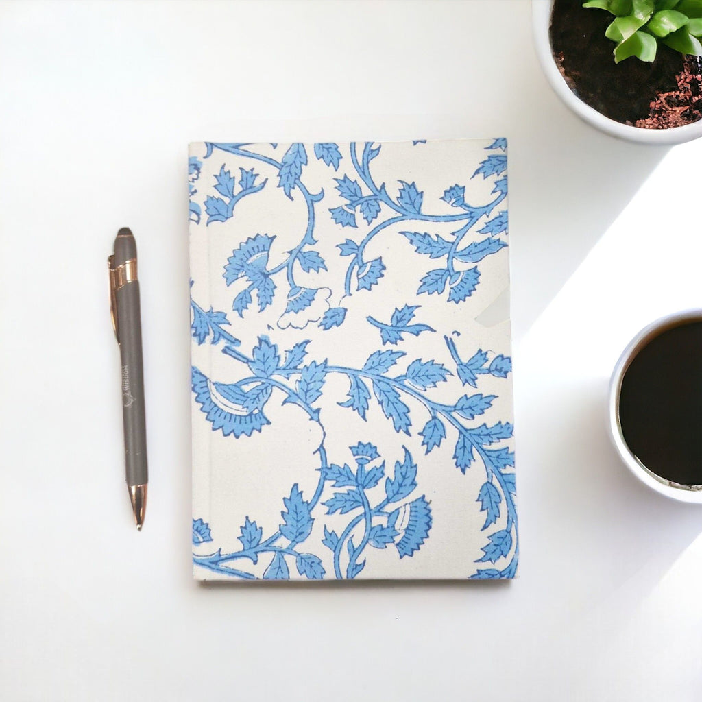 Jurnal albastru cu model floral, cu copertă din bumbac, 20x15cm, 96 de pagini