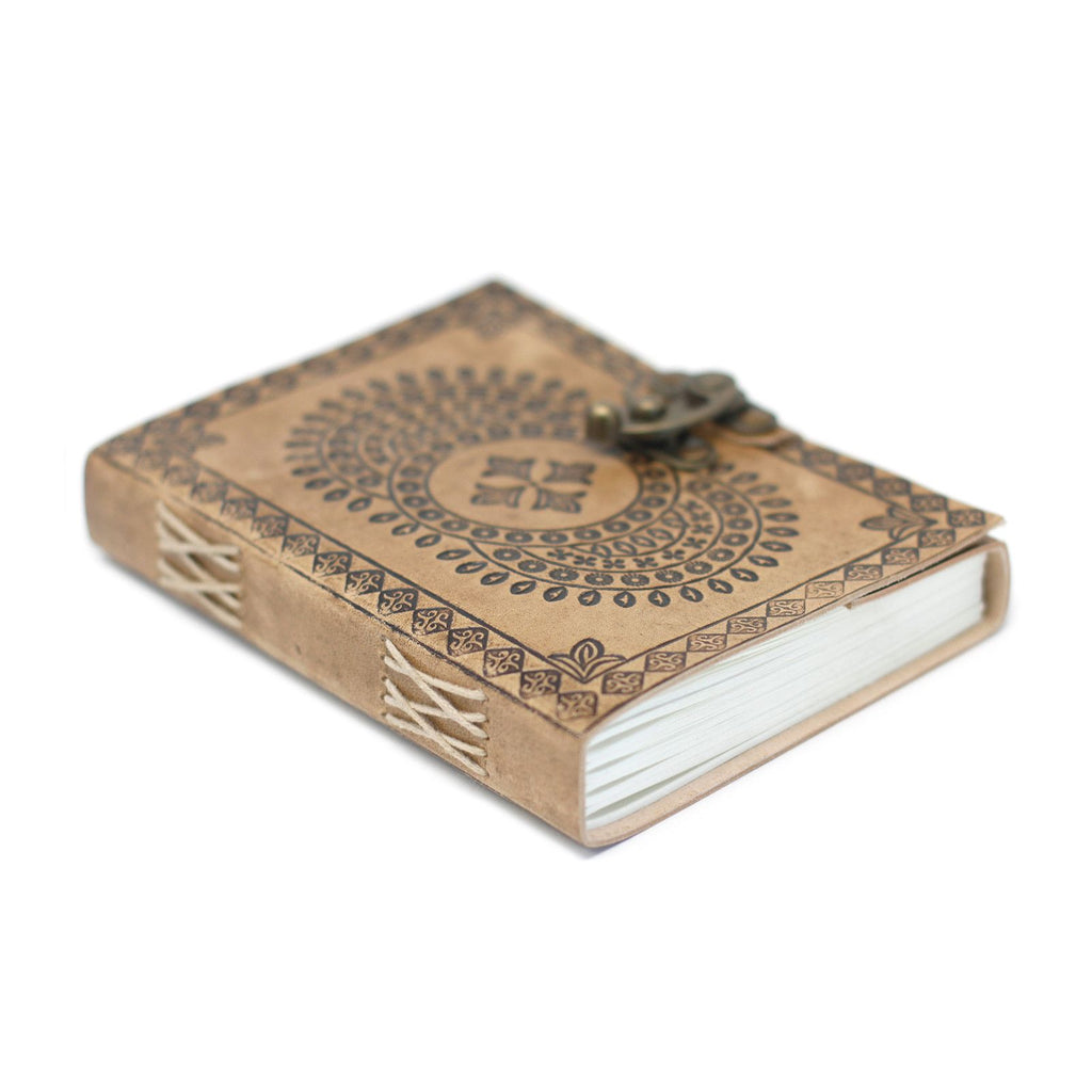 Jurnal handmade cu motiv Mandala, din piele naturală (18x13 cm)