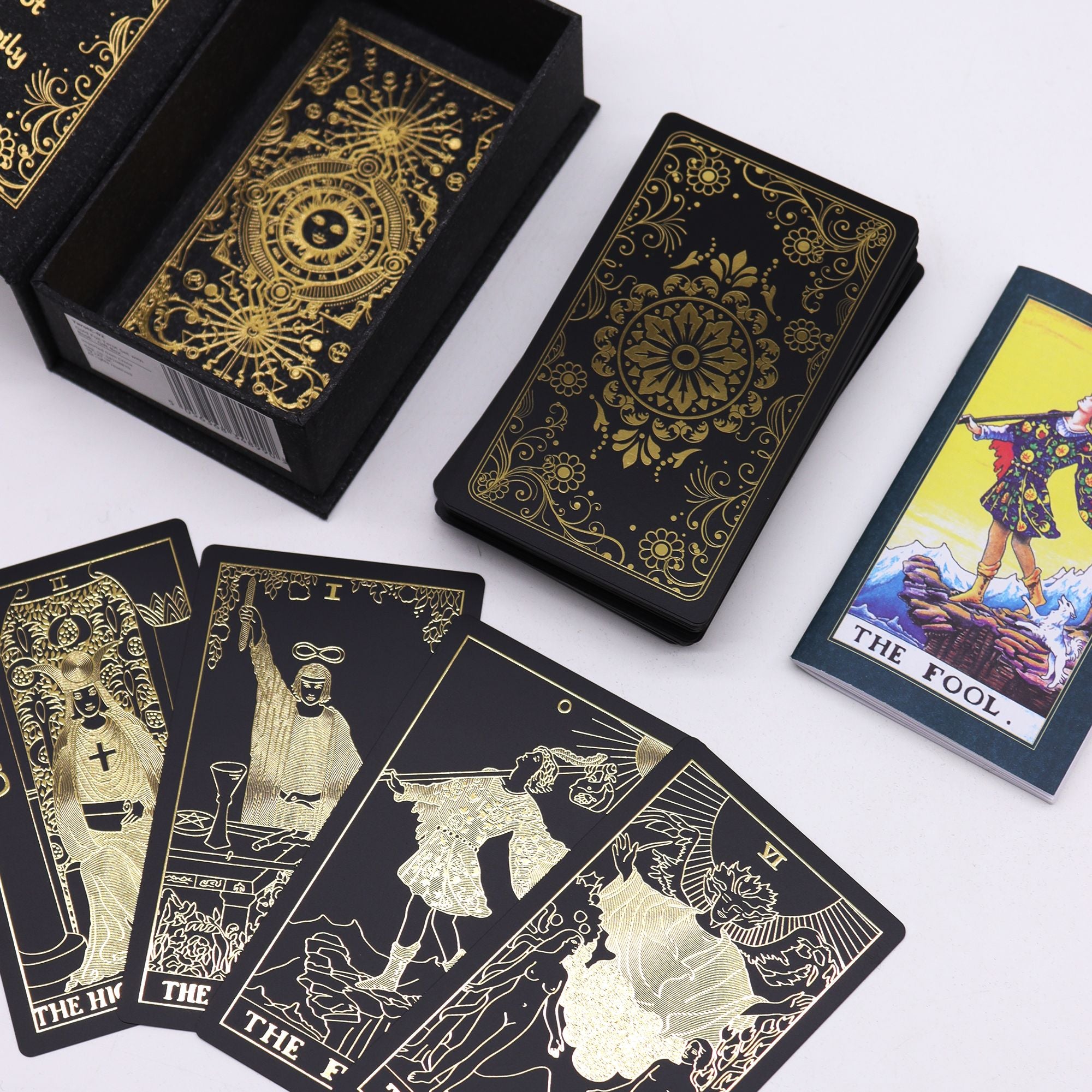 Set cadou de Tarot cu foiță de aur și Brosura