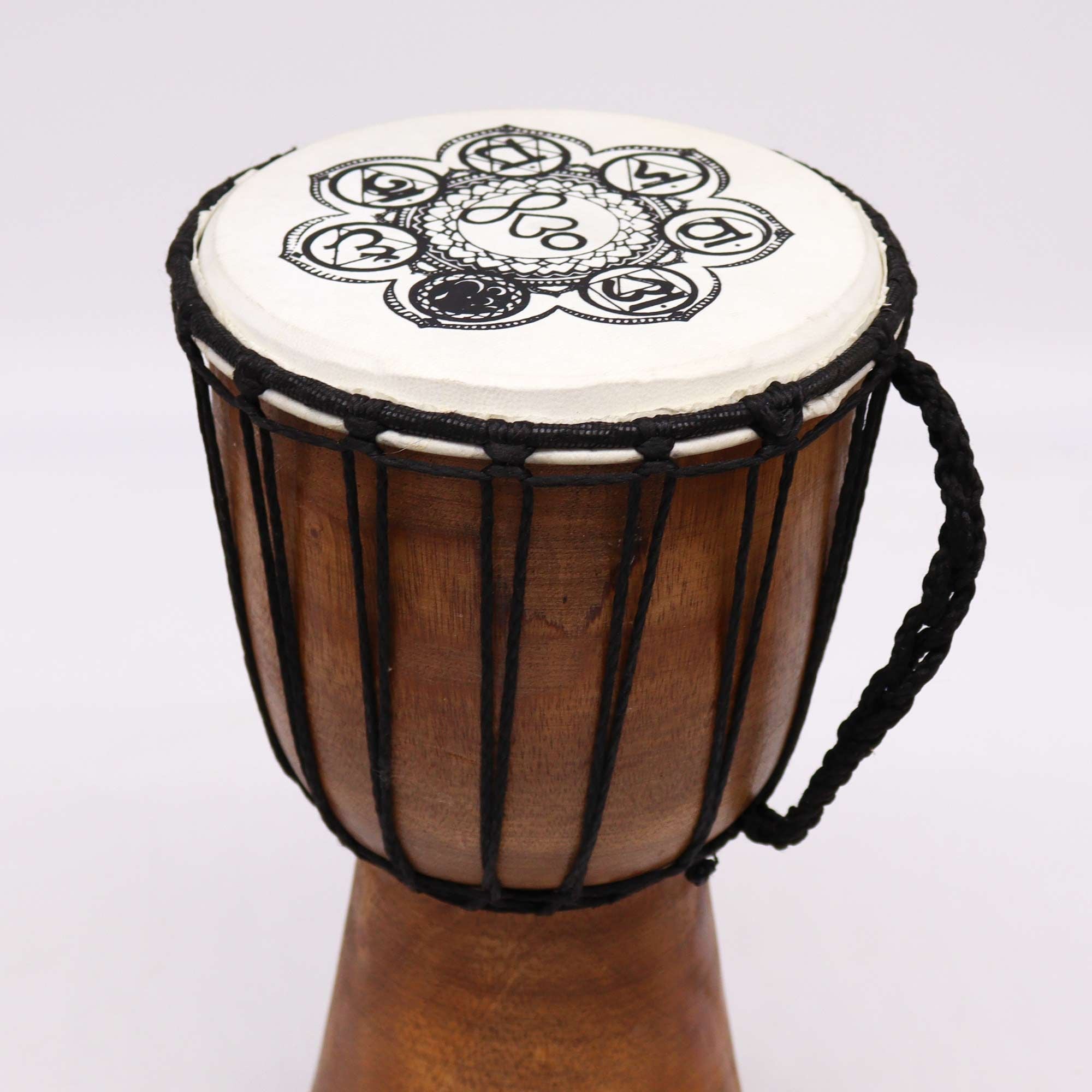 Tobă Djembe lată, din piele naturală, lucrată manual - 30 cm