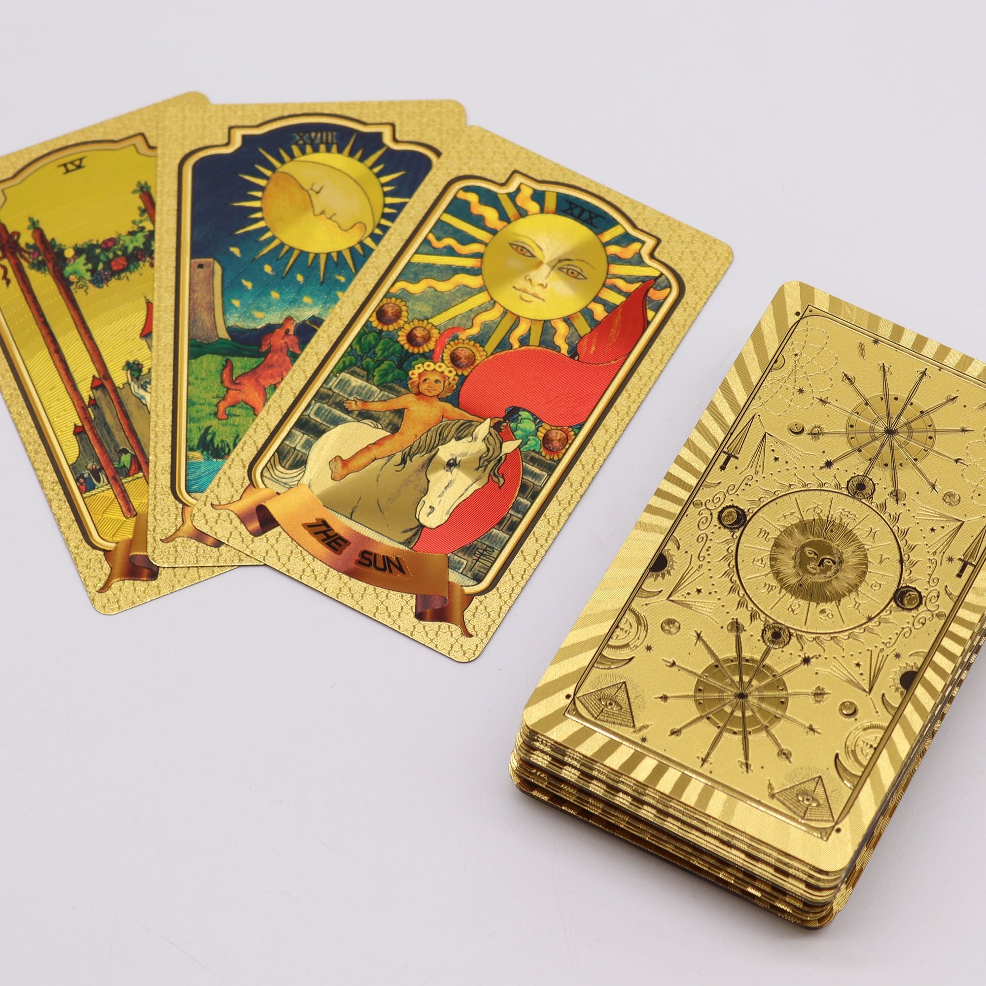 Set de cărți aurii de tarot