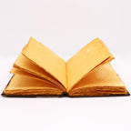 Jurnal antichizat din piele naturală, cu decor trandafir zincat - 200 pagini cu margini rotunde, 26x18cm