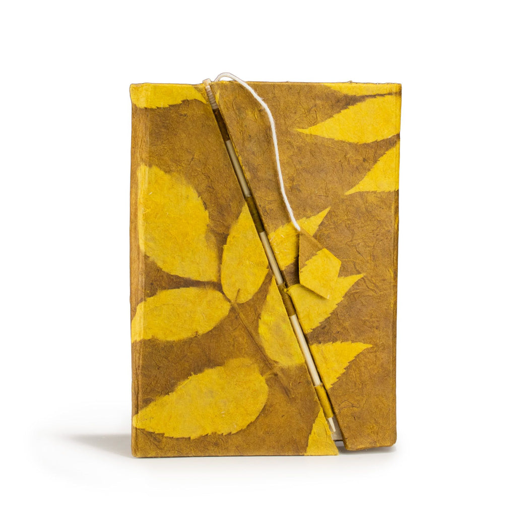 Jurnal galben Lokta cu model floral și închizătoare de bambus, mediu (15x12cm), 45 de pagini