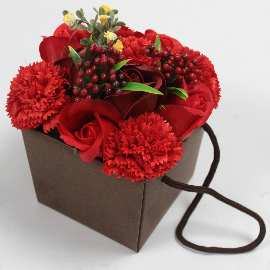 Buchet de flori de săpun - Trandafiri roșii și garoafe